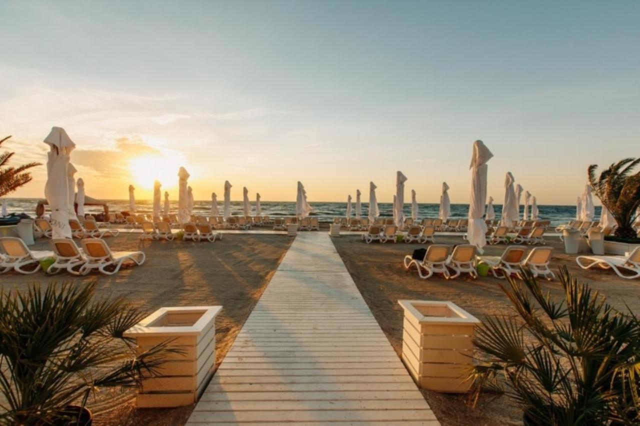 Caesar's Studio Mamaia Exterior foto